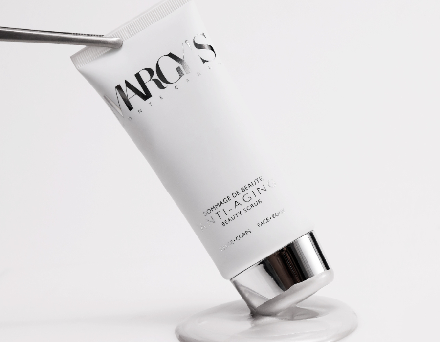 MARGY'S BODY AND LUMINANCE1205