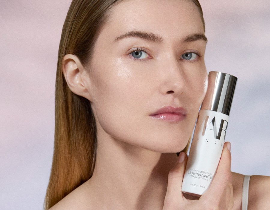 MARGY'S BODY AND LUMINANCE1205